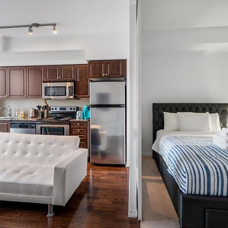 Downtown Toronto 1 Bdrm Condo With Parking And Views Экстерьер фото